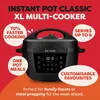 A marketing image for an Instant Pot multi-cooker, featuring text highlighting its features and benefits. Anteprima dell’immagine prodotto