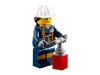 A LEGO minifigure wearing a hard hat and blue work clothes, holding a red object with a gray pump mechanism. Produktbild-Vorschau