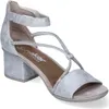 A single silver sandal is shown from a side-diagonal angle against a white background. Náhled obrázku produktu