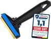A black ice scraper with a blue and gold blade, displayed with a marketing tag attached. Podgląd zdjęcia produktu