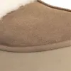 Pantofole Del Marchio Ugg Del Modello Funkette Marrone Anteprima dell’immagine prodotto 2