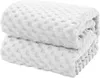 A stack of two white blankets with a textured pattern. Náhled obrázku produktu