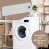 A white microfiber mop pad is shown in a close-up inset, with a washing machine and laundry room shelves in the background. Produktbild-Vorschau