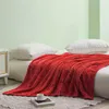 Elegante geprägte Polyester-Tagesdecke 200x220 cm in Rot - Produktbild-Vorschau 2