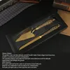 Set di coltelli e posate da portata color oro con incisione Anteprima dell’immagine prodotto 5