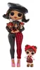 A large doll holding three smaller dolls, with a smaller doll standing next to them, all against a white background. Produktbild-Vorschau