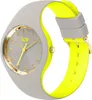 A close-up studio shot of a watch. Voir les images du produit