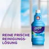 A bottle of Swiffer Wetjet cleaning solution is shown in front of a blurred background of curtains and a window with a blue sky. Anteprima dell’immagine prodotto