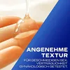 A close-up of a hand holding a clear gel, with a blue overlay containing text. Produktbild-Vorschau