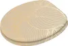 A toilet seat with a leaf pattern. Produktbild-Vorschau