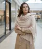 Sciarpa in cashmere da donna, 200x70 cm, color beige Anteprima dell’immagine prodotto 4