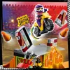 A LEGO City Stunt-Park set with a motorcycle, spider cage, and minifigure in action. Podgląd zdjęcia produktu