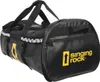 Schwarze Materialtasche Tarp Duffle von singing rock mit gelbem Logo und Tragegriffen. Voir les images du produit