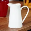 Porcelanowy dzbanek na mleko z uchwytem i praktyczną Podgląd zdjęcia produktu 4