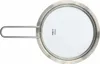 A top-down view of a round glass lid with a silver metal rim and handle. Podgląd zdjęcia produktu