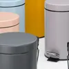 A collection of colorful pedal bins. Voir les images du produit