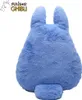 A plush Totoro pillow is shown from the back against a white background. Anteprima dell’immagine prodotto