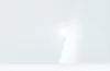 A blank white surface with a reflection at the bottom. Anteprima dell’immagine prodotto