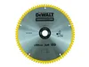 A circular saw blade with a yellow edge and black teeth, featuring the DeWalt logo and product specifications. Anteprima dell’immagine prodotto