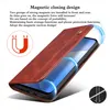 A brown leather phone case is shown with blue lightning effects indicating magnetic closure. Produktbild-Vorschau