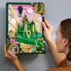LEGO Wicked Emerald City Wandkunst - 3D-Bauset für Produktbild-Vorschau 9