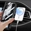 A hand holding a phone case near a car air vent with a magnetic charger attached to the phone. Anteprima dell’immagine prodotto