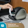 A hand is feeding a label into a DYMO LabelWriter 450 Turbo printer. Anteprima dell’immagine prodotto