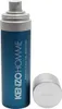 Parfumflasche von Kenzo Homme Fresh in Blau mit geöffnetem silbernen Sprühverschluss, Kappe liegt separat im Vordergrund. Anteprima dell’immagine prodotto