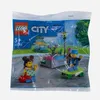 A plastic bag containing a LEGO City playset. Podgląd zdjęcia produktu