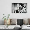 DEQORI Glasbild Echtglas 90x60 cm 'Frau raucht auf dem Klo' Produktbild-Vorschau 3