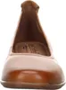 A close-up front view of a brown leather women's ballet flat shoe. Anteprima dell’immagine prodotto