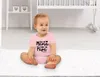 Kurzarm Baby-Body mit Aufdruck Süß wie Mama Stinkt wie Papa Produktbild-Vorschau 2