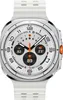 A close-up, front-facing view of a white smartwatch with a silver bezel and orange accents. Anteprima dell’immagine prodotto