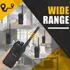 A hand holding a walkie-talkie in an office environment with other walkie-talkies shown in the background. Anteprima dell’immagine prodotto