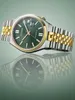 A studio shot of a watch with its reflection. Voir les images du produit