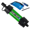 A Sawyer Mini water filter kit is displayed against a white background. The kit includes the filter, a squeeze pouch, a cleaning plunger, and a straw. Anteprima dell’immagine prodotto