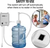A water dispenser pump is shown attached to a large water jug, with a close-up of the power switch and a small inset image of a woman and child in a kitchen. Produktbild-Vorschau