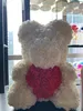 Cremefarbener Teddybär mit rotem Herz - 40 cm + Produktbild-Vorschau 3