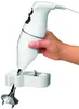 Eine Hand hält den ESGE-Zauberstab 901205 Set M100 Design-Stabmixer von ESGE Zauberstab und stellt i Produktbild-Vorschau