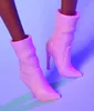 Barbie looks s copánky v růžovém outfitu HRM13 Náhled obrázku produktu 15