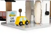 Een grote houten garage, een parkeerplaats met een lift, Productafbeelding-voorbeeld 6