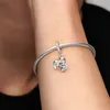 A close-up shot of a person's arm wearing a Pandora bracelet with a "Married Couple" charm. Produktbild-Vorschau