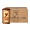 A can of Turkish coffee and a cardboard box of the same product are shown against a white background. Anteprima dell’immagine prodotto