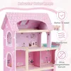 Een houten poppenhuis met 33 meubelstukken, een balkon en Productafbeelding-voorbeeld 5
