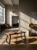 Moderne Garderobenbank mit Fischgrät-Muster in einem hellen Altbau-Flur mit Stuckdecke und Eichenparkett, elegant eingerichtet._#sku_SAFWL6.977# Produktbild-Vorschau