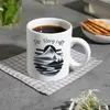 Berg und Wald Wanderer Kaffeebecher mit Spruch Der Berg Produktbild-Vorschau 8
