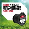 A spool of trimmer line is shown in front of a grassy background with a blurred green and blue sky. Anteprima dell’immagine prodotto