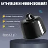 A black pet tracker device is shown on a dark gray pedestal against a dark background. Text overlays describe its features. Produktbild-Vorschau