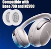 A pair of white ear pads for Bose NC700 headphones is shown next to the headphones themselves, with text indicating compatibility. Anteprima dell’immagine prodotto
