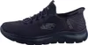 Auf dem Bild ist ein blauer Freizeitschuh zu sehen der von der Seite abgebildet ist. Der Schuh hat eine sportliche Form und eine profilierte Sohle. Produktbild-Vorschau
